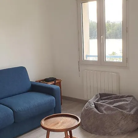 Beau Studio En Bord De Seine *
