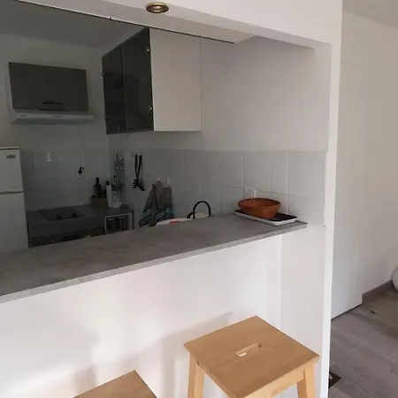 Beau Studio En Bord De Seine Lägenhet